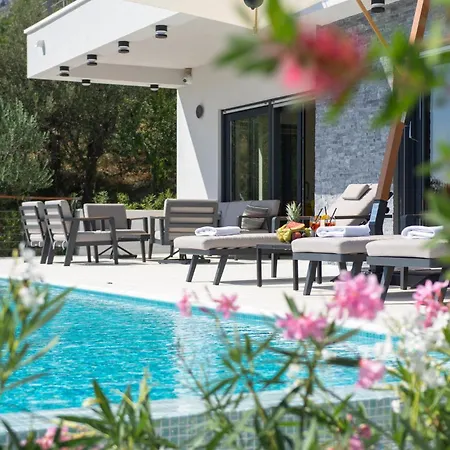 Gorgeous In With Sauna Ferienhaus Jesenice (Split-Dalmatia)