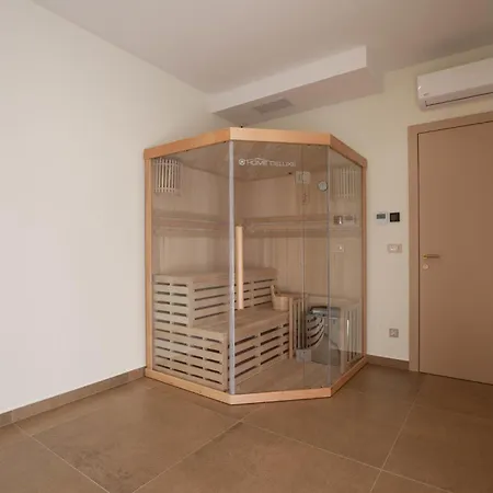 Gorgeous In With Sauna Ferienhaus Jesenice (Split-Dalmatia)